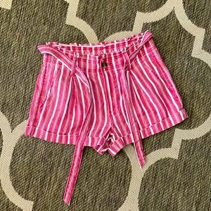 American Eagle Striped Hi rise Belt shorts!